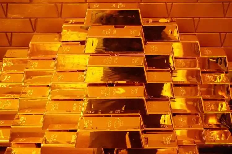 美关税政策突变，现货黄金白银投资方向在哪？